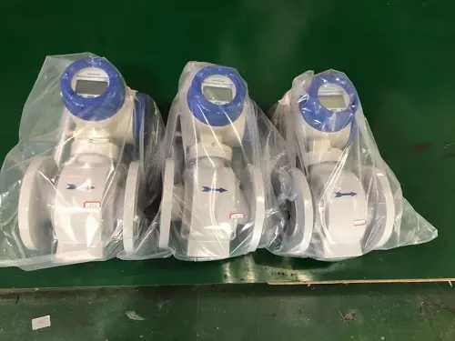 dong_ho_do_luu_luong_dien_tu_hansung Đồng hồ đo lưu lượng điện từ hansung